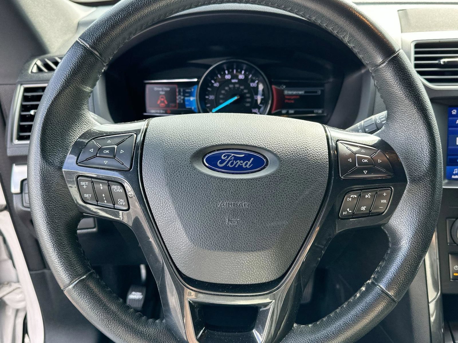 Used 2019 Ford Explorer XLT w/ Equipment Group 201A FWD image 28