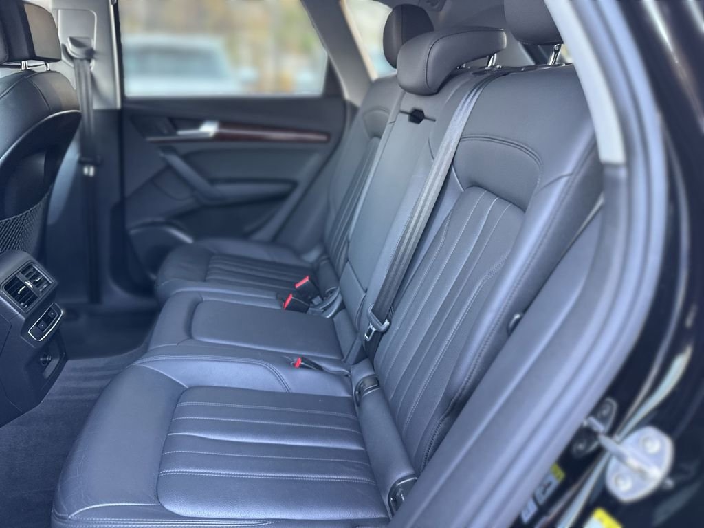 Used 2020 Audi Q5 2.0T Premium w/ Convenience Package image 24