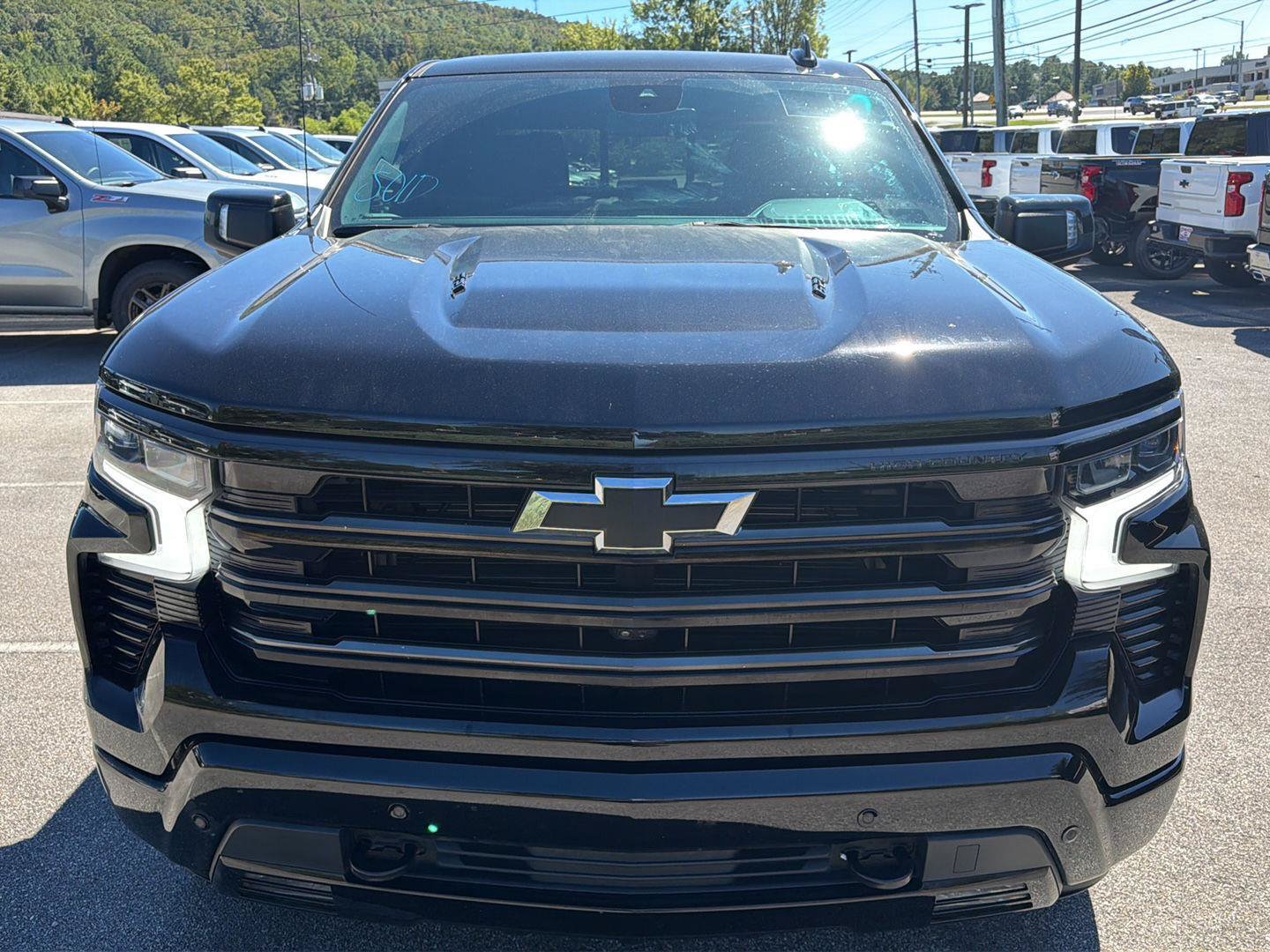 Used 2024 Chevrolet Silverado 1500 High Country w/ Midnight Edition AWD/4WD image 5