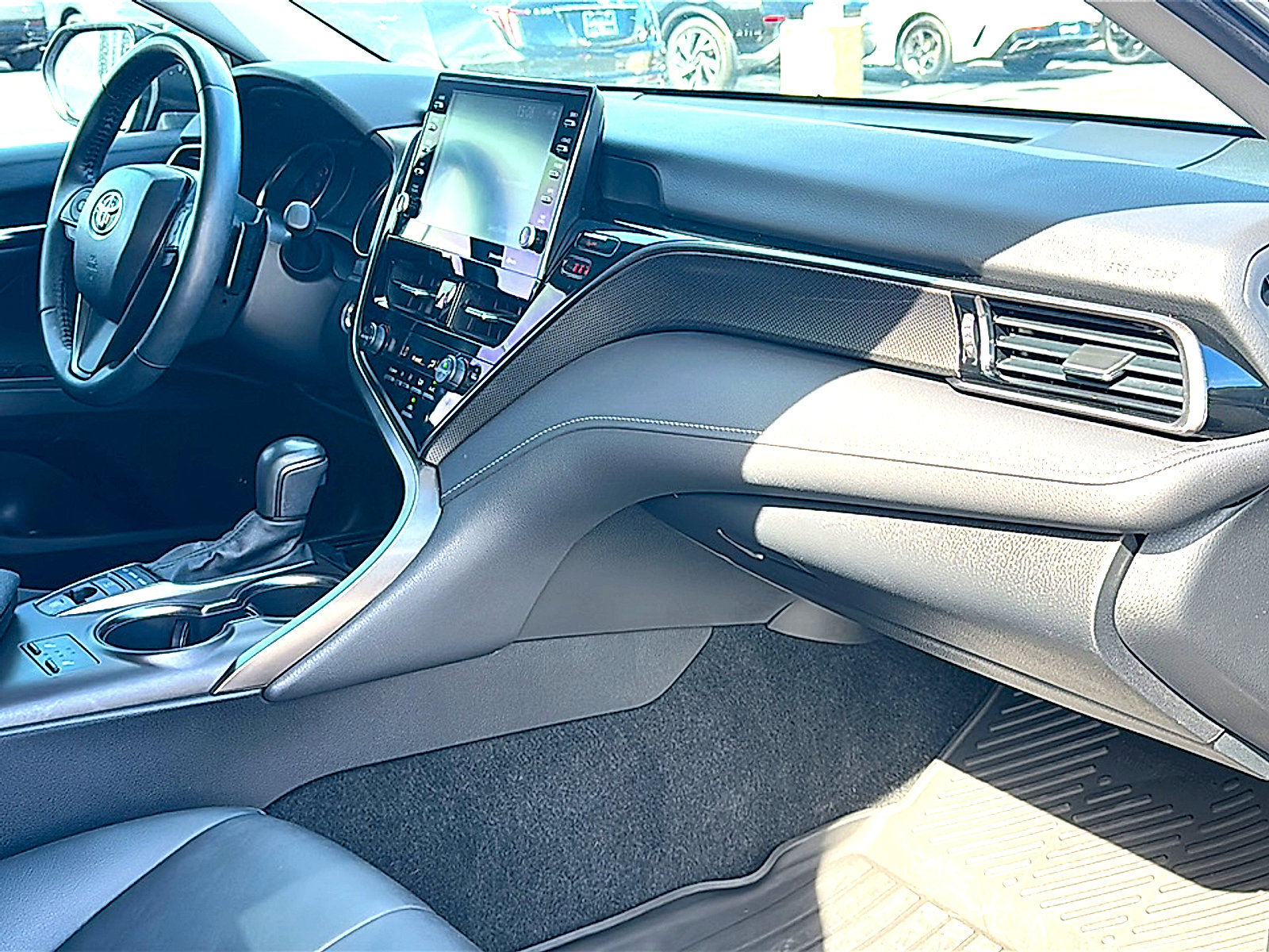 Used 2022 Toyota Camry XSE image 21