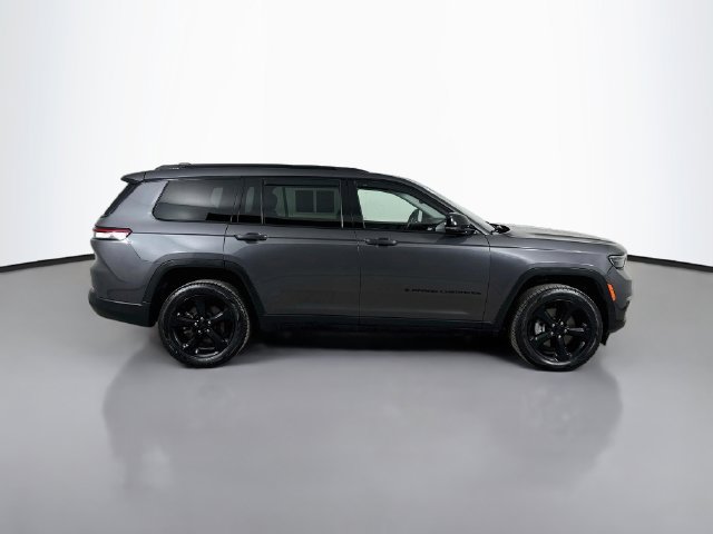 Used 2023 Jeep Grand Cherokee L Limited w/ Black Appearance Package AWD/4WD image 14