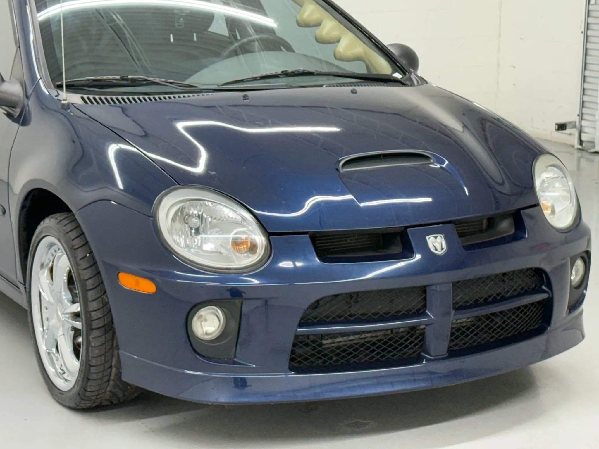 Used 2005 Dodge Neon SXT image 10