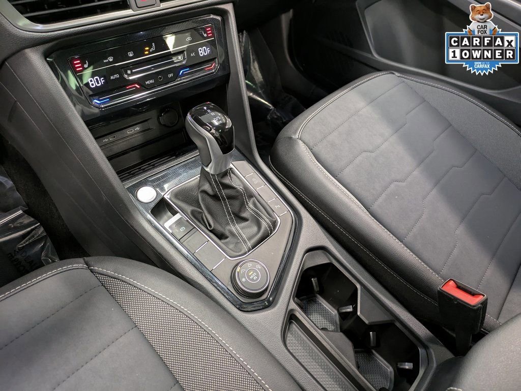 Used 2025 Volkswagen Taos SE image 16