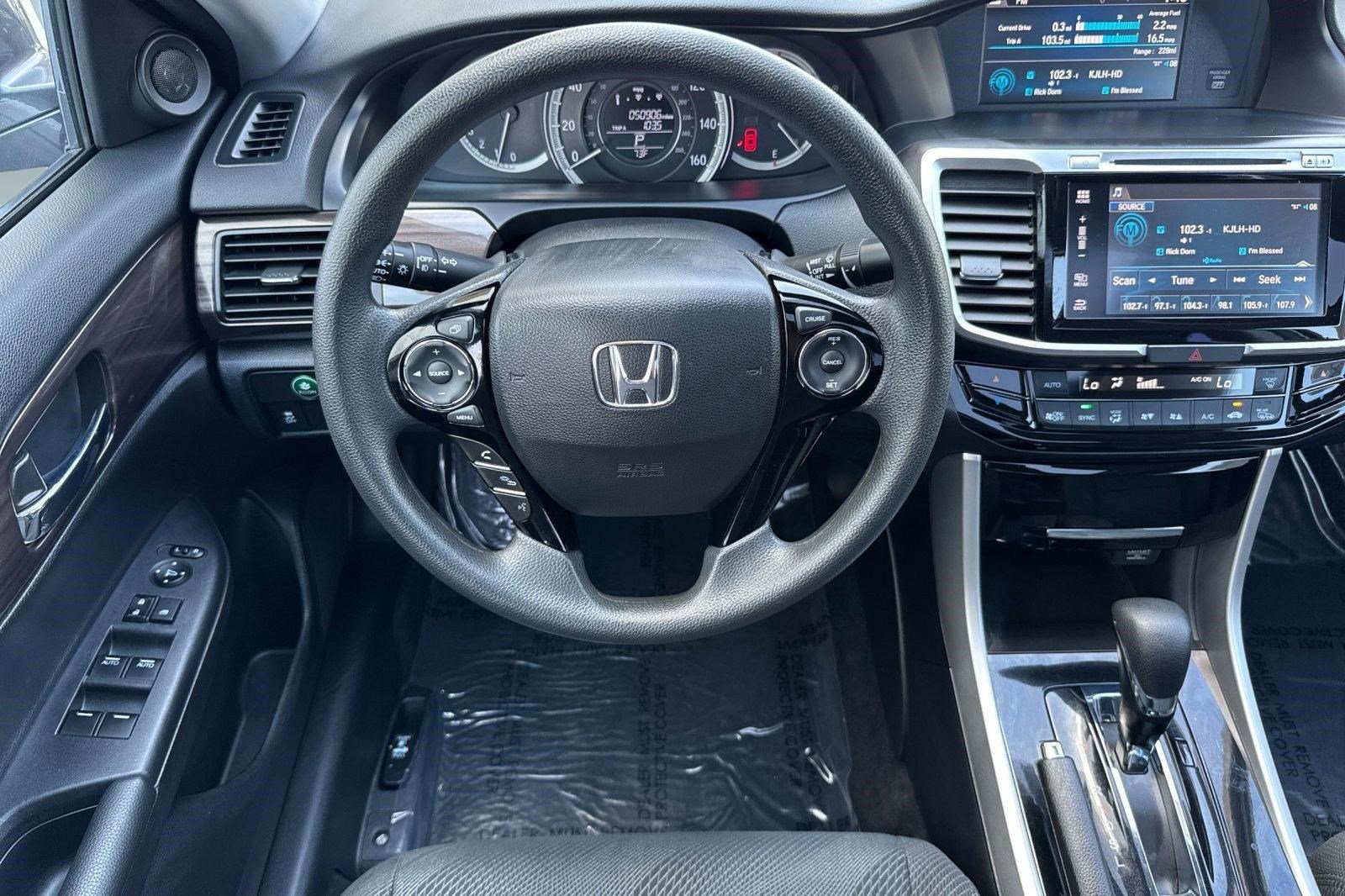 Used 2017 Honda Accord EX image 27