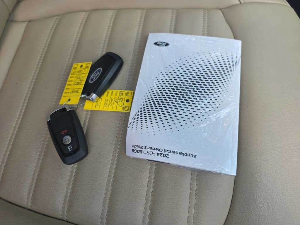 Used 2024 Ford Edge SEL image 13