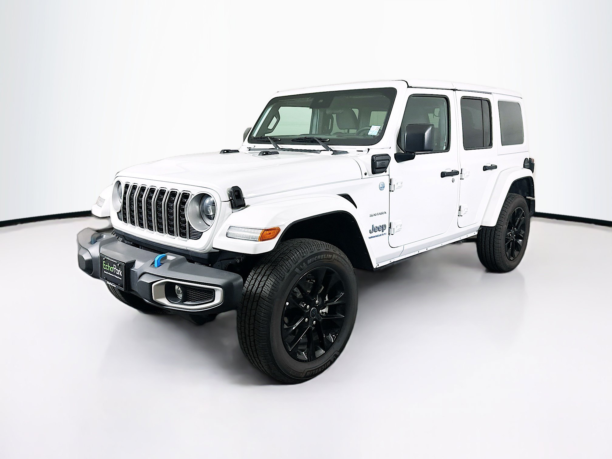 Used 2024 Jeep Wrangler Unlimited Sahara AWD/4WD image 3