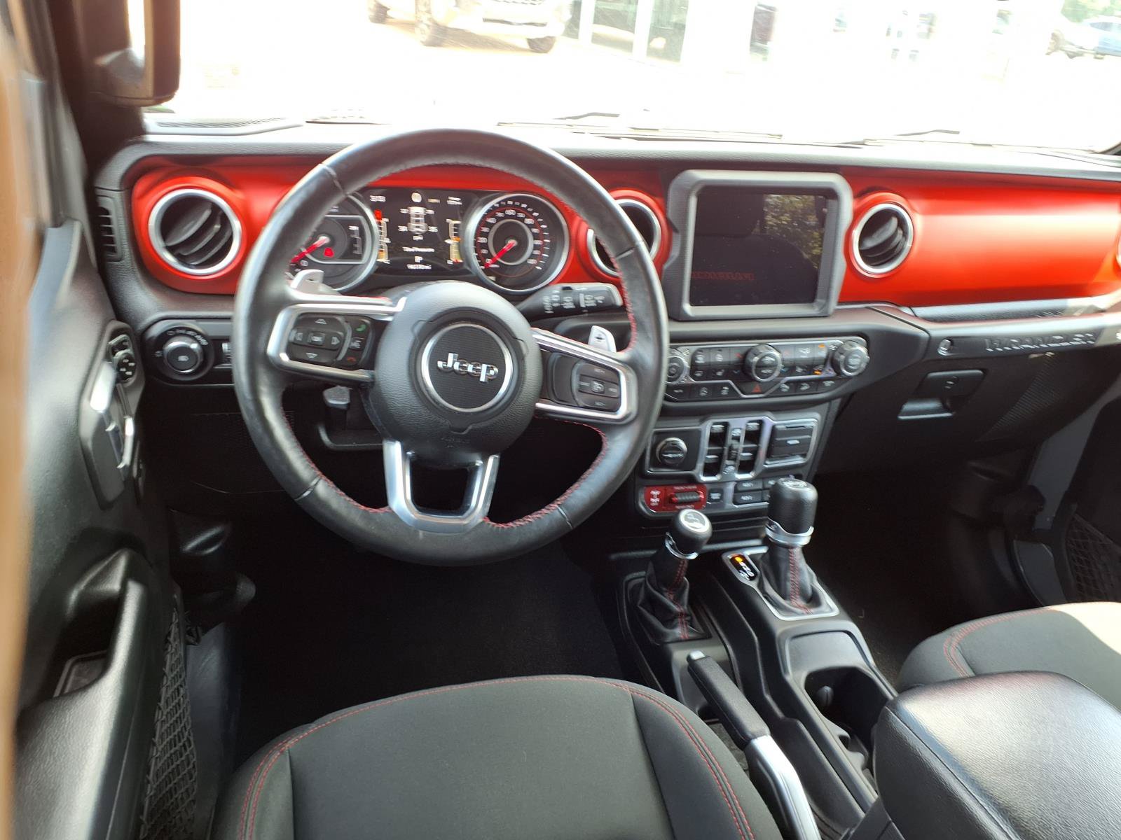 Used 2018 Jeep Wrangler Unlimited Rubicon AWD/4WD image 4