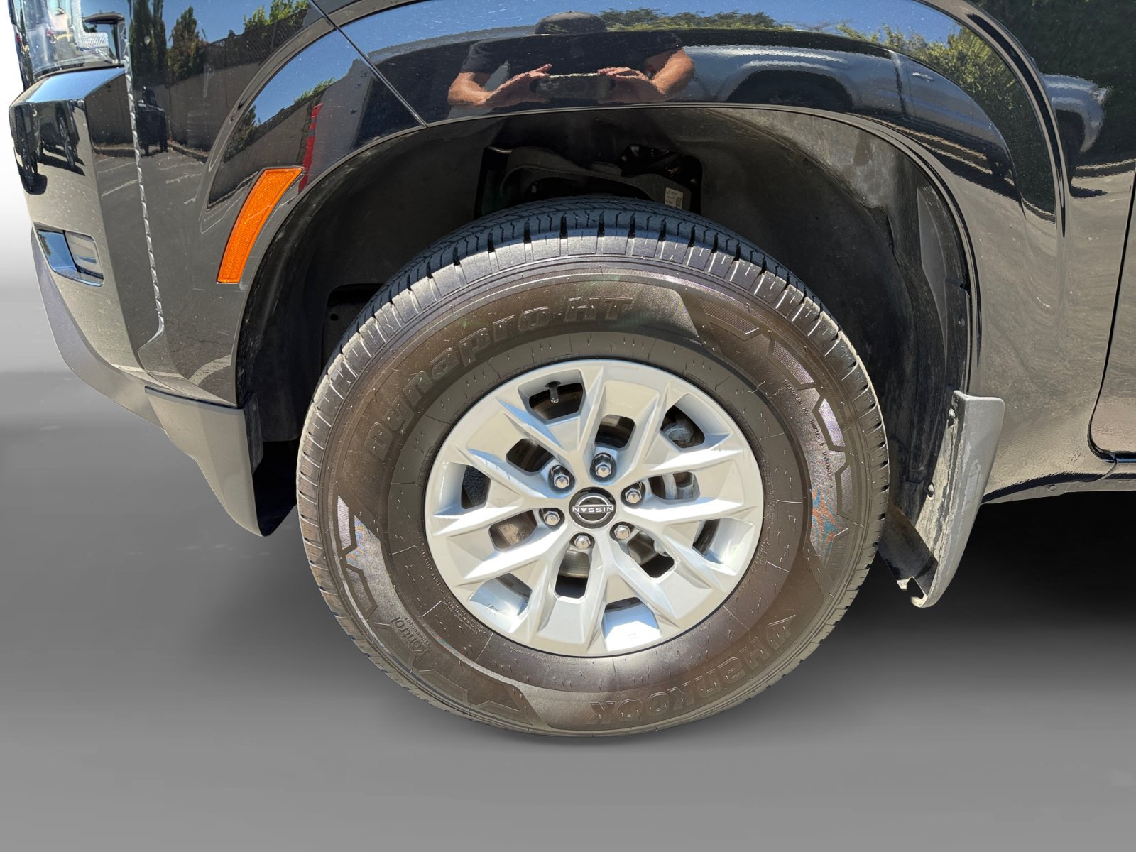 Used 2024 Nissan Frontier SV RWD image 9