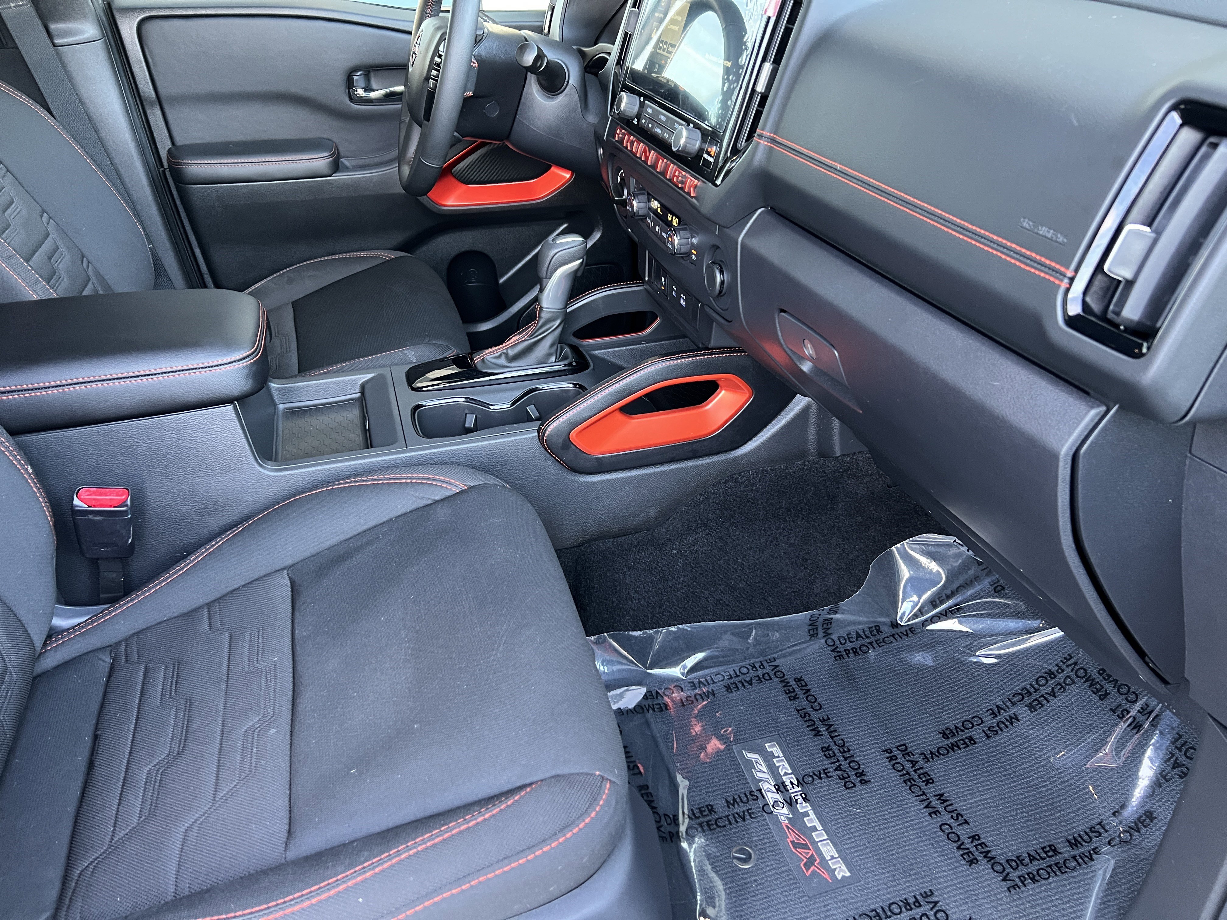 Used 2025 Nissan Frontier PRO-4X AWD/4WD image 21