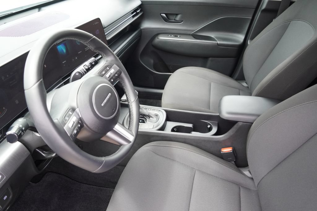 Used 2025 Hyundai Kona SEL FWD image 18