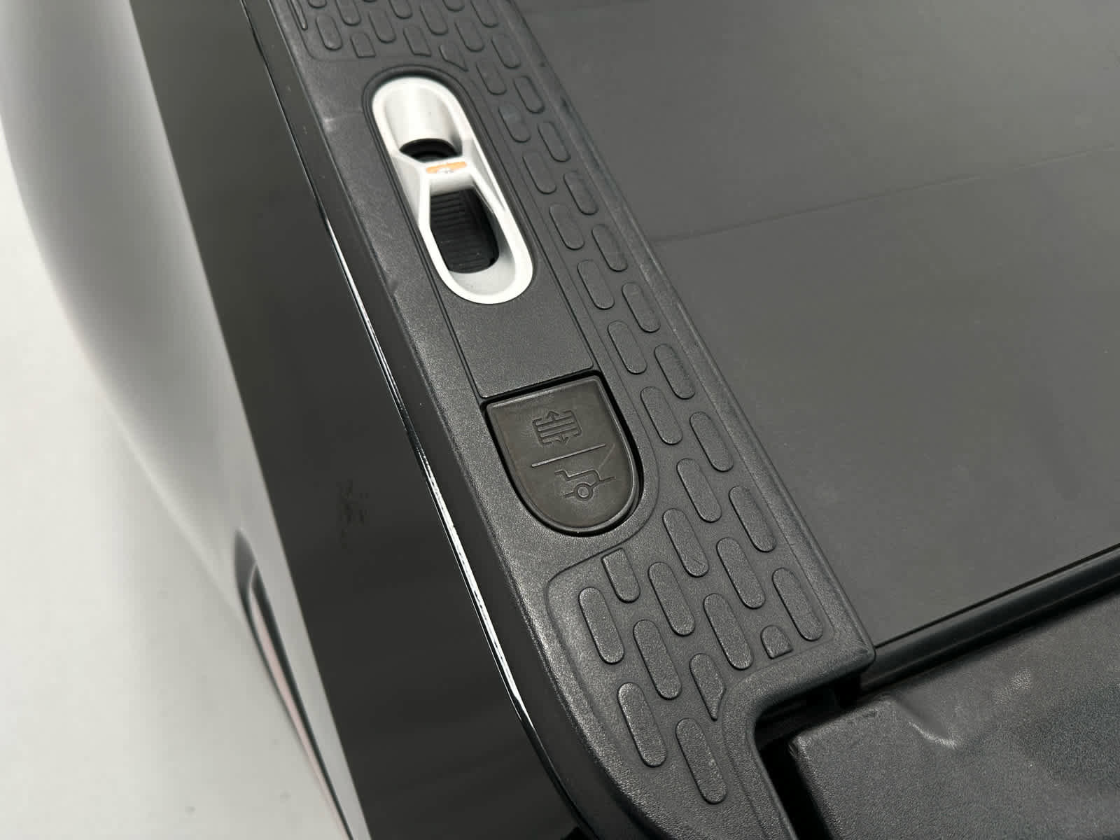 Used 2022 Rivian R1T Adventure image 40