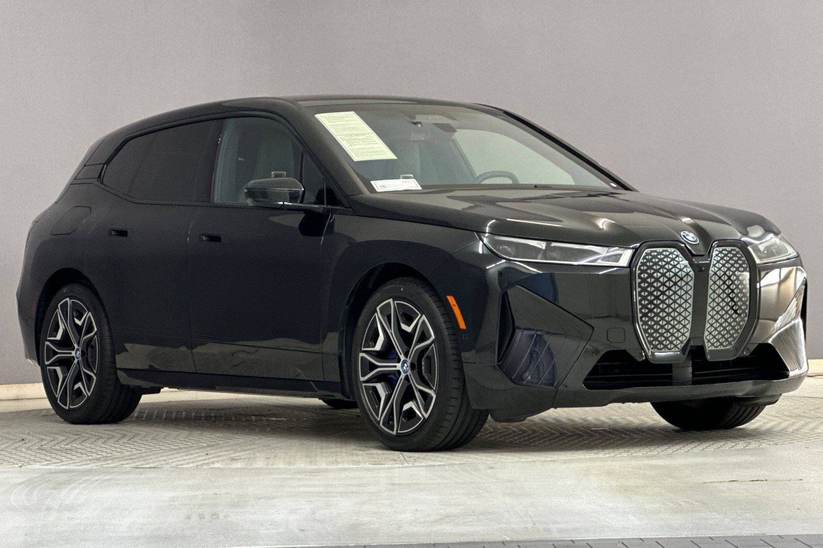 Used 2023 BMW iX xDrive50 w/ Premium Package AWD/4WD image 6