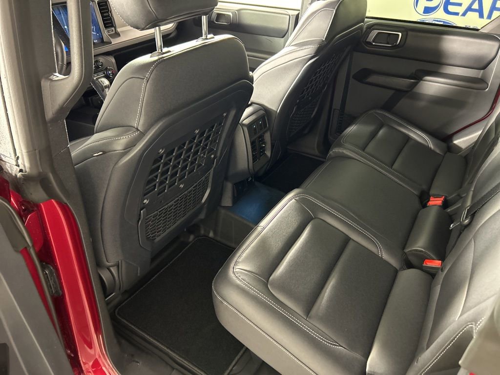 Used 2025 Ford Bronco Badlands image 34