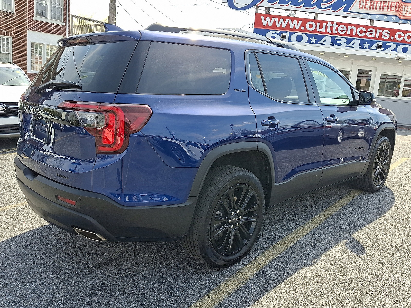 Used 2023 GMC Acadia SLE w/ Driver Convenience Package AWD/4WD image 5