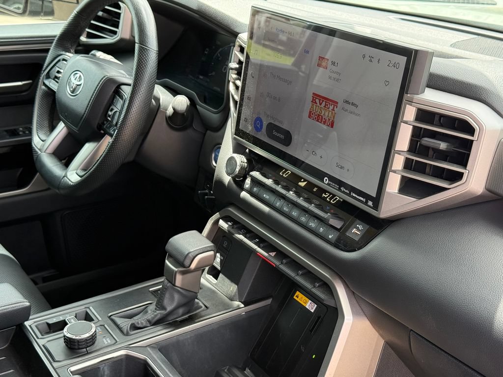 Used 2024 Toyota Tundra Limited AWD/4WD image 29