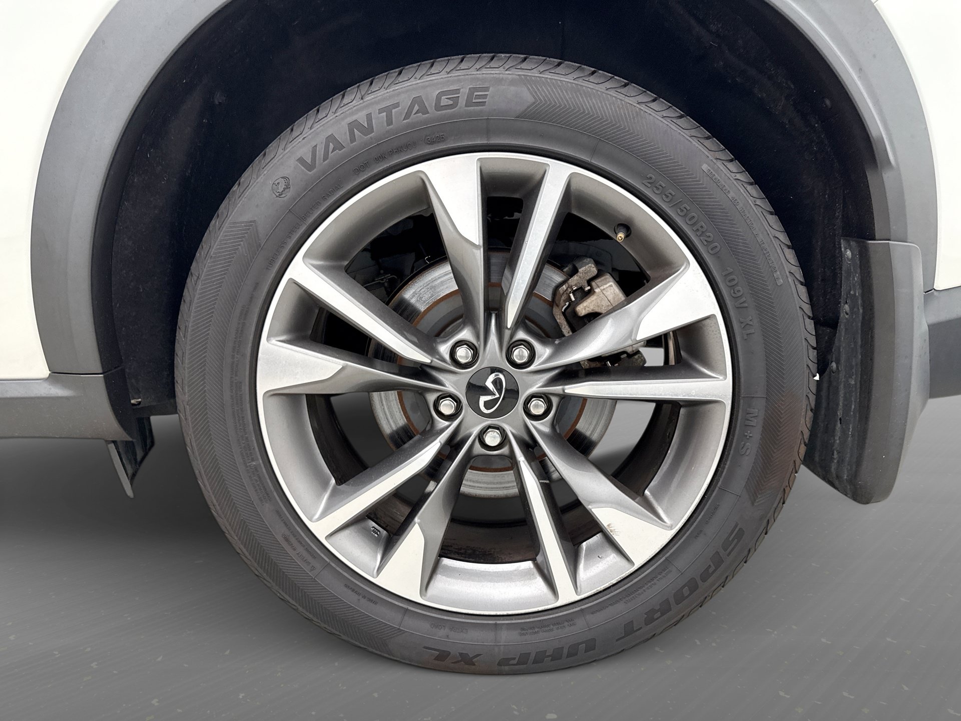 Used 2023 INFINITI QX60 Luxe w/ Performance Audio Package AWD/4WD image 30