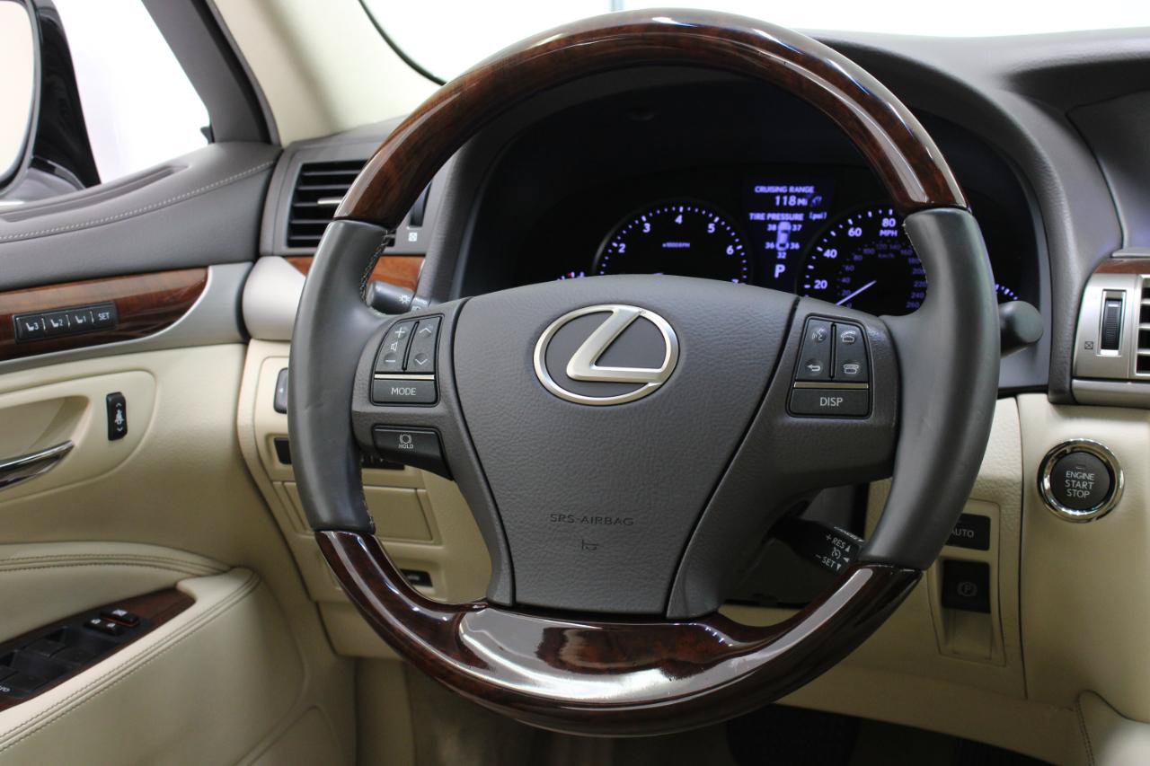Used 2016 Lexus LS 460 w/ Comfort Package RWD image 53
