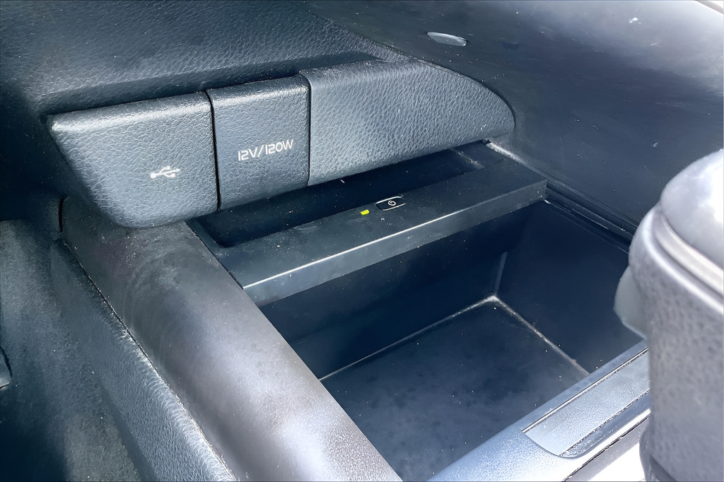 Used 2023 Toyota Camry XSE FWD image 25
