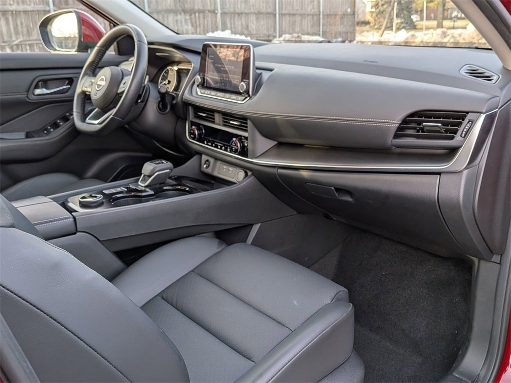 Used 2024 Nissan Rogue SV w/ SV Premium Package image 23