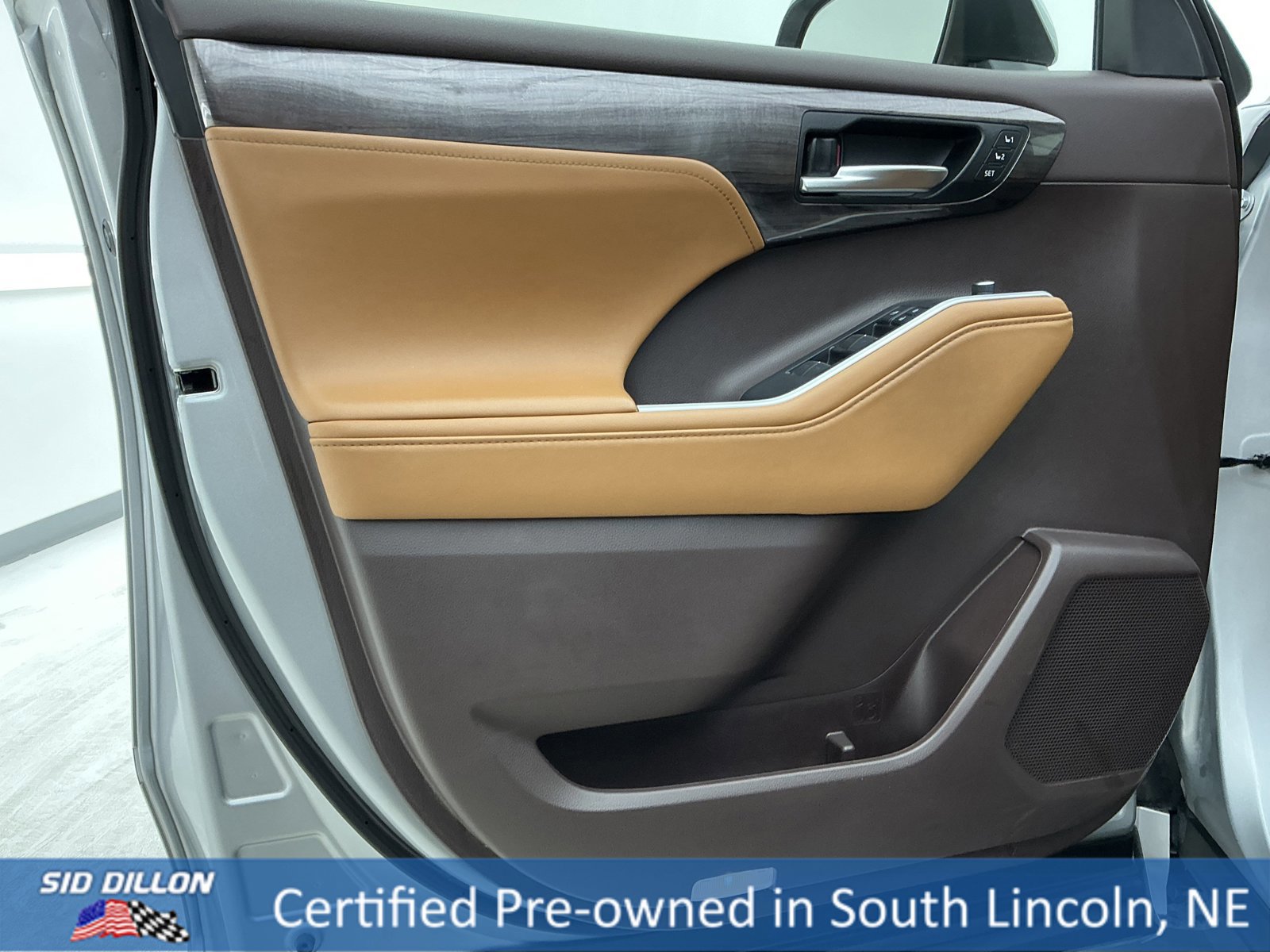 Used 2021 Toyota Highlander Platinum image 14