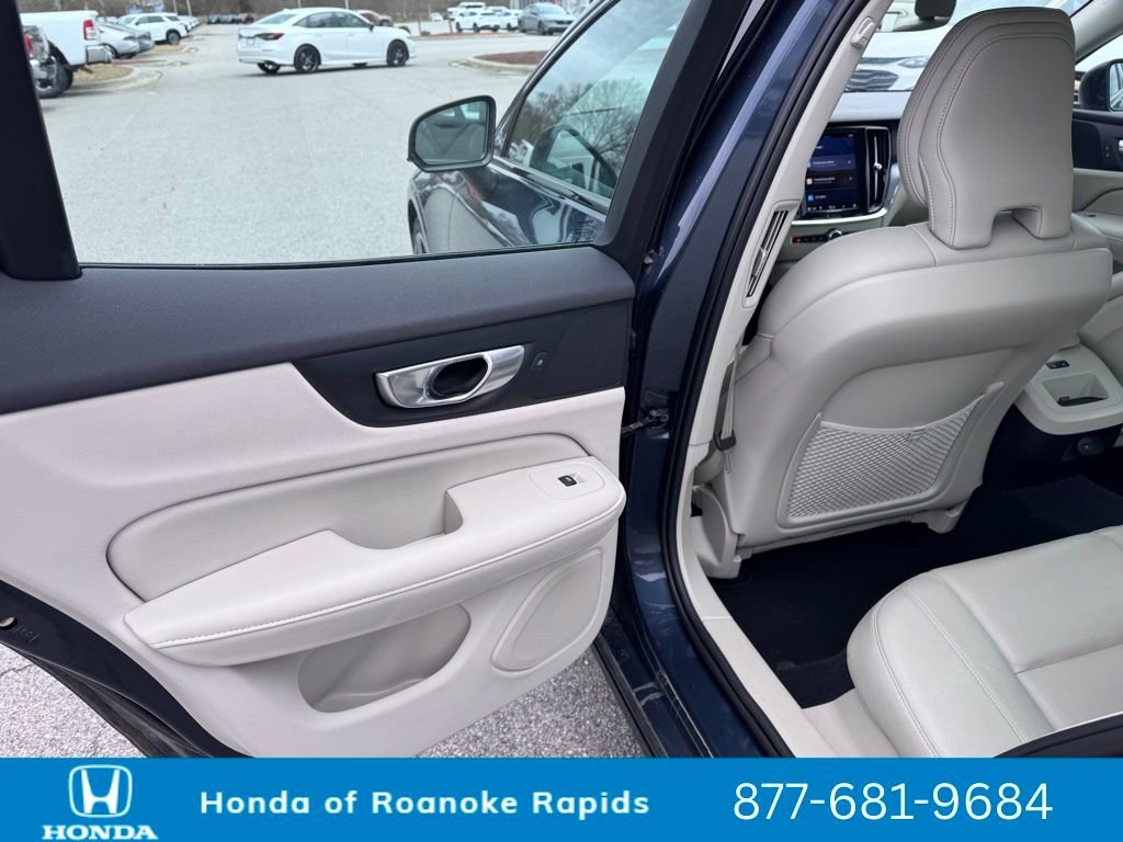 Used 2024 Volvo S60 B5 Core image 29