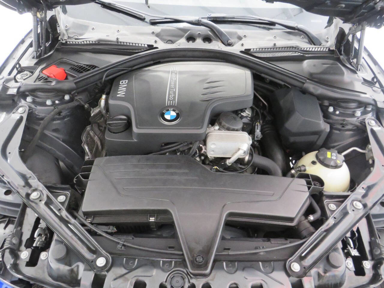 Used 2016 BMW 428i Convertible w/ M Sport Package RWD image 20