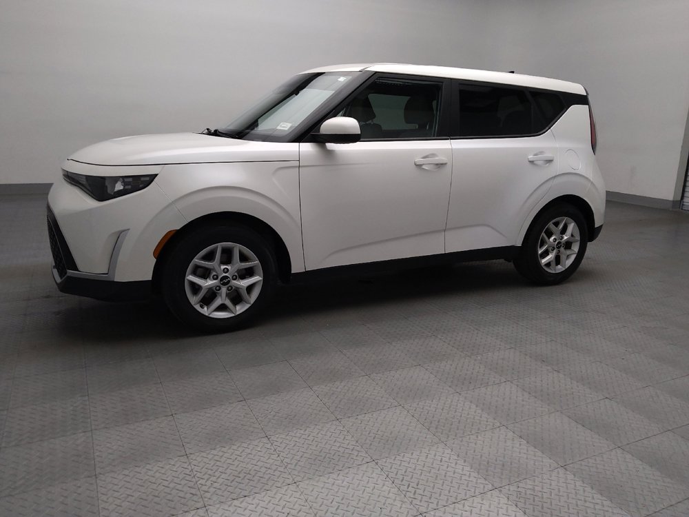 Used 2023 Kia Soul LX w/ LX Technology Package image 2