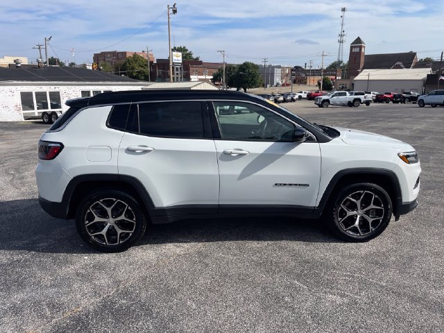 Used 2024 Jeep Compass Limited AWD/4WD image 4