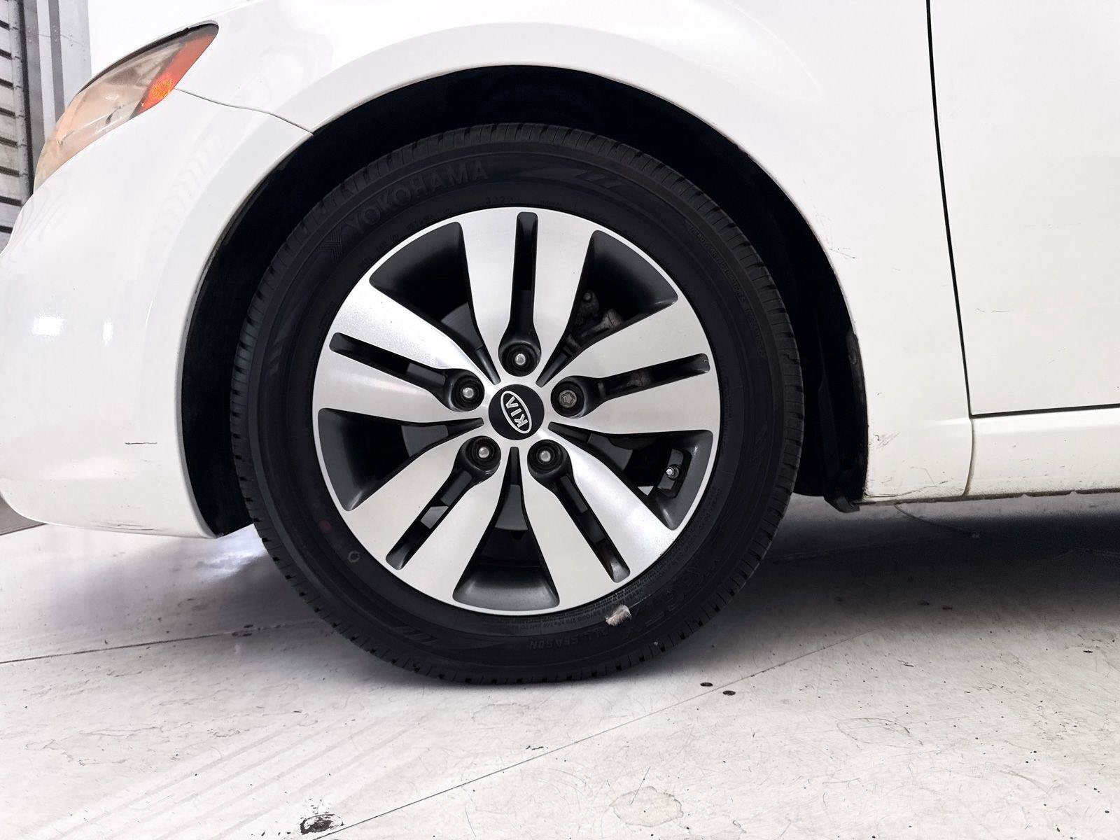Used 2013 Kia Forte Koup EX FWD image 4
