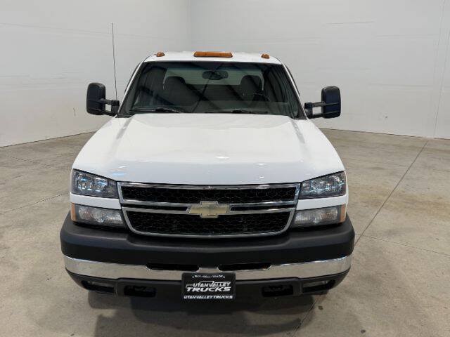 Used 2007 Chevrolet Silverado 2500 LT w/ Heavy-Duty Power Package AWD/4WD image 4