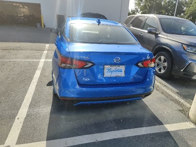 Used 2022 Nissan Versa SV FWD image 9