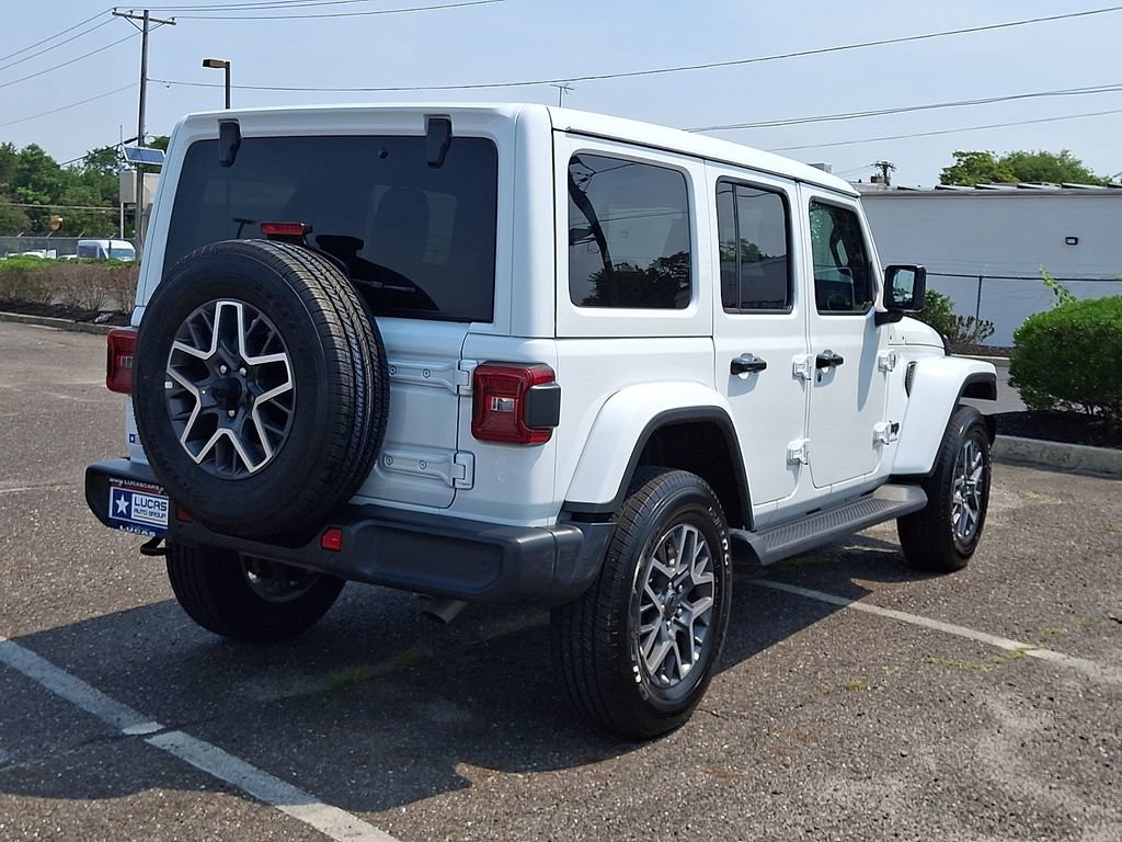 Used 2025 Jeep Wrangler Unlimited Sahara AWD/4WD image 11