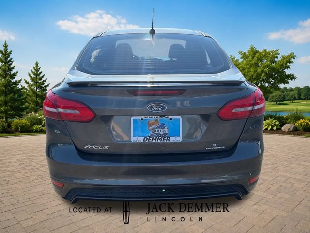 Used 2016 Ford Focus SE w/ SE Sport Package FWD image 6