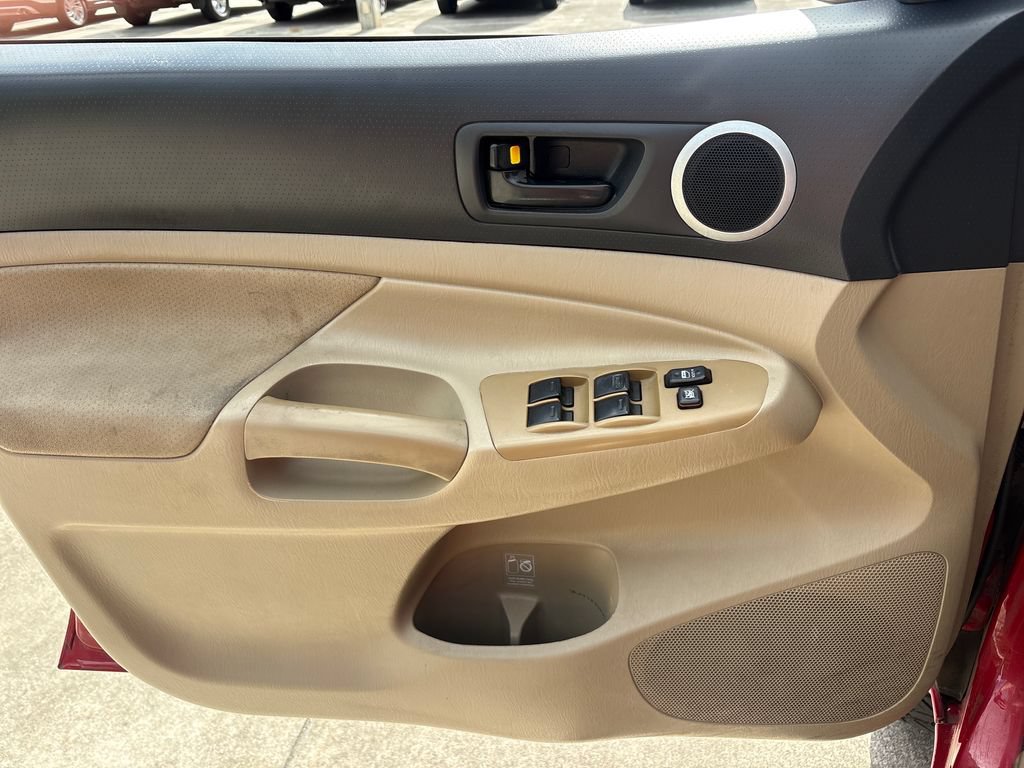 Used 2011 Toyota Tacoma PreRunner w/ SR5 Pkg #2 RWD image 16