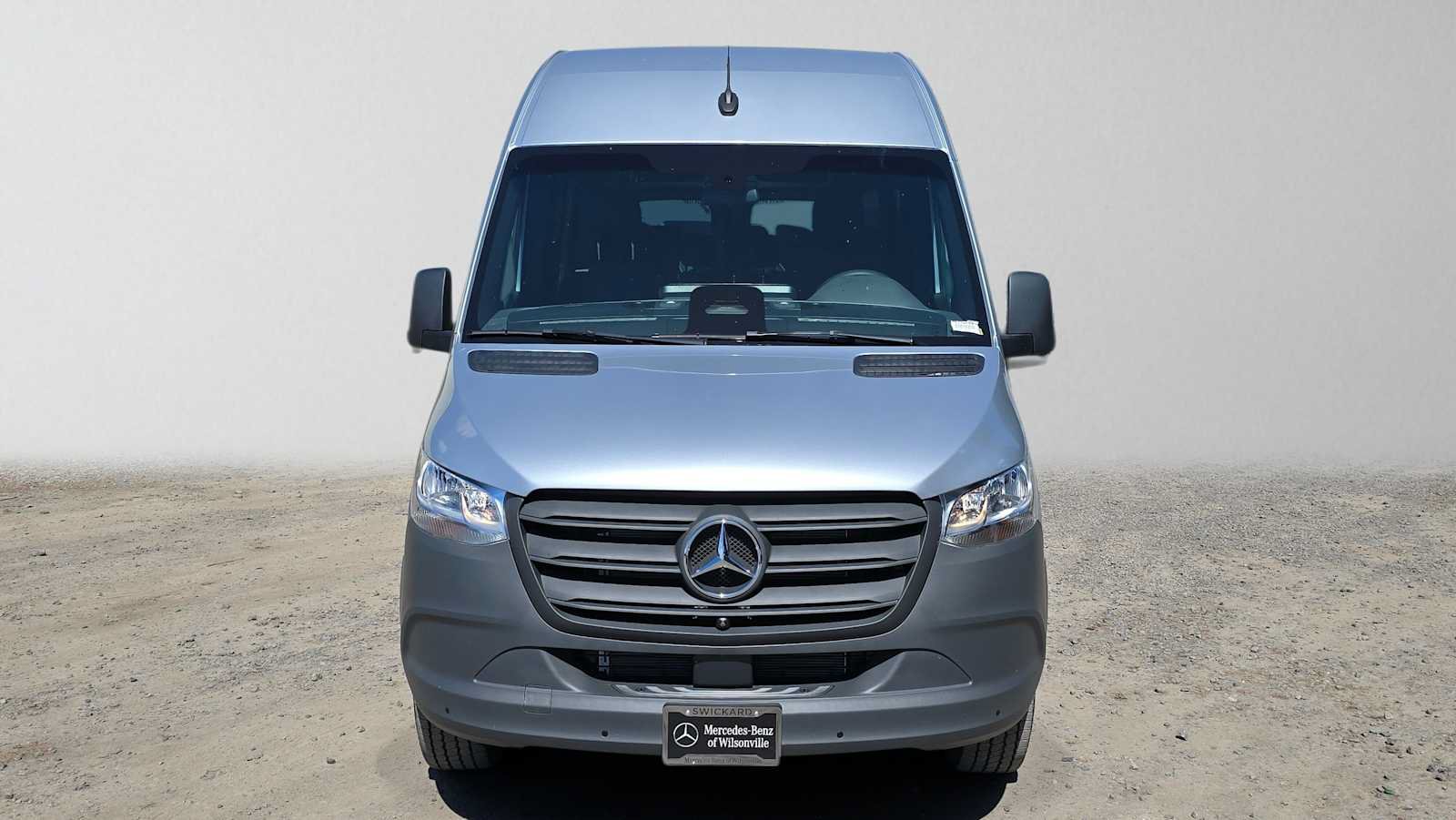 Used 2025 Mercedes-Benz Sprinter 2500 image 8