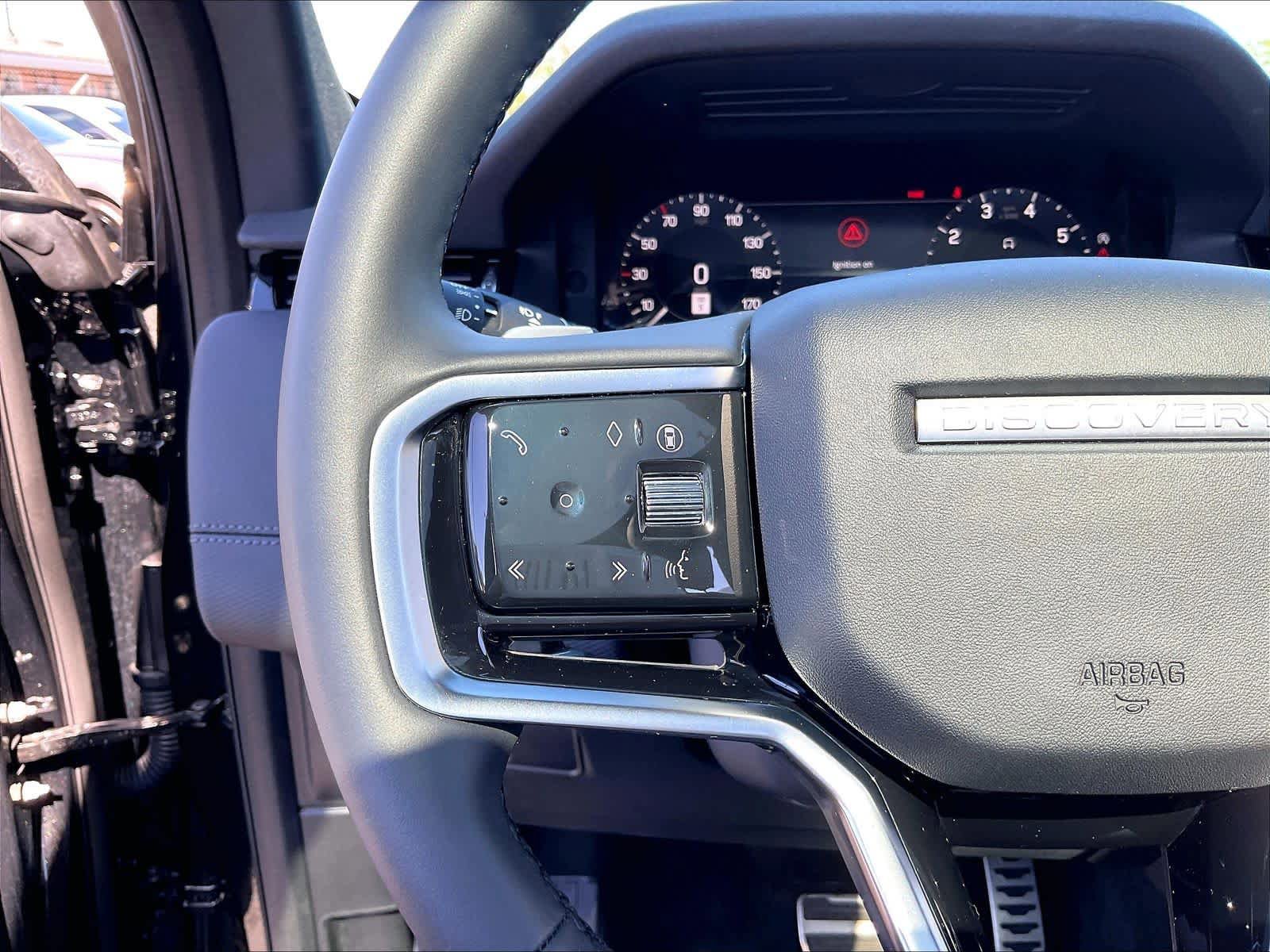 Used 2025 Land Rover Discovery Sport Dynamic SE AWD/4WD image 20