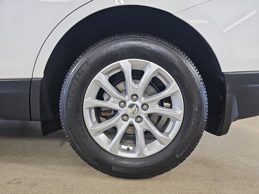 Used 2019 Chevrolet Equinox LT w/ Driver Convenience Package FWD image 39