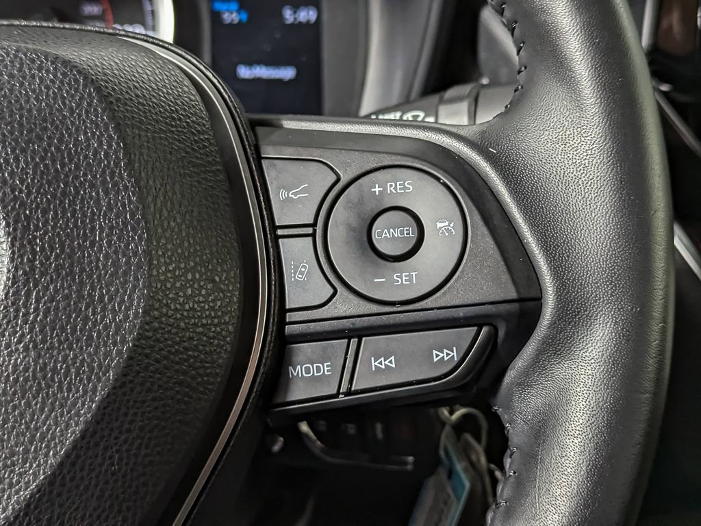 Used 2022 Toyota Corolla SE image 31