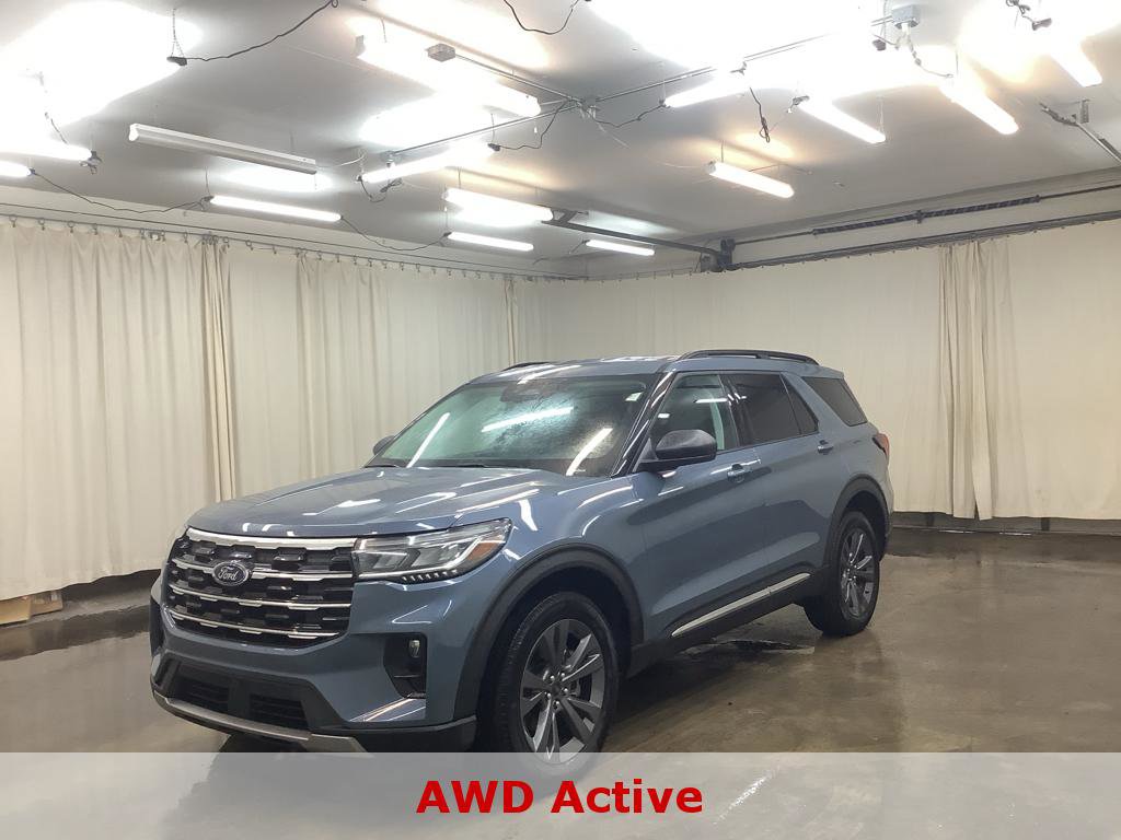 Used 2025 Ford Explorer Active w/ Active Comfort Package image 1
