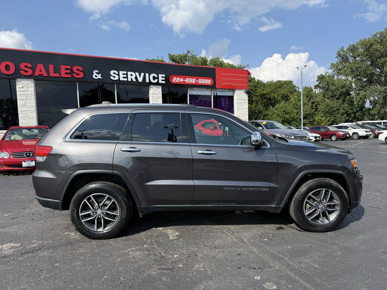 Used 2018 Jeep Grand Cherokee Limited w/ Trailer Tow Group IV AWD/4WD image 9