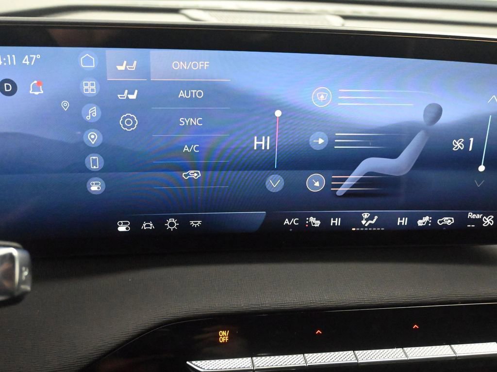 Used 2025 Buick Enclave Preferred w/ Power Package image 38