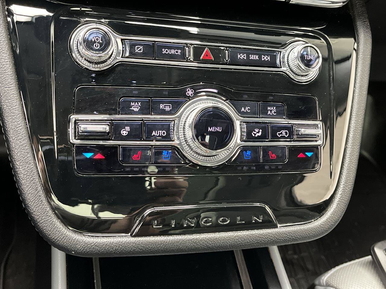 Used 2022 Lincoln Corsair AWD w/ Premium Package image 23