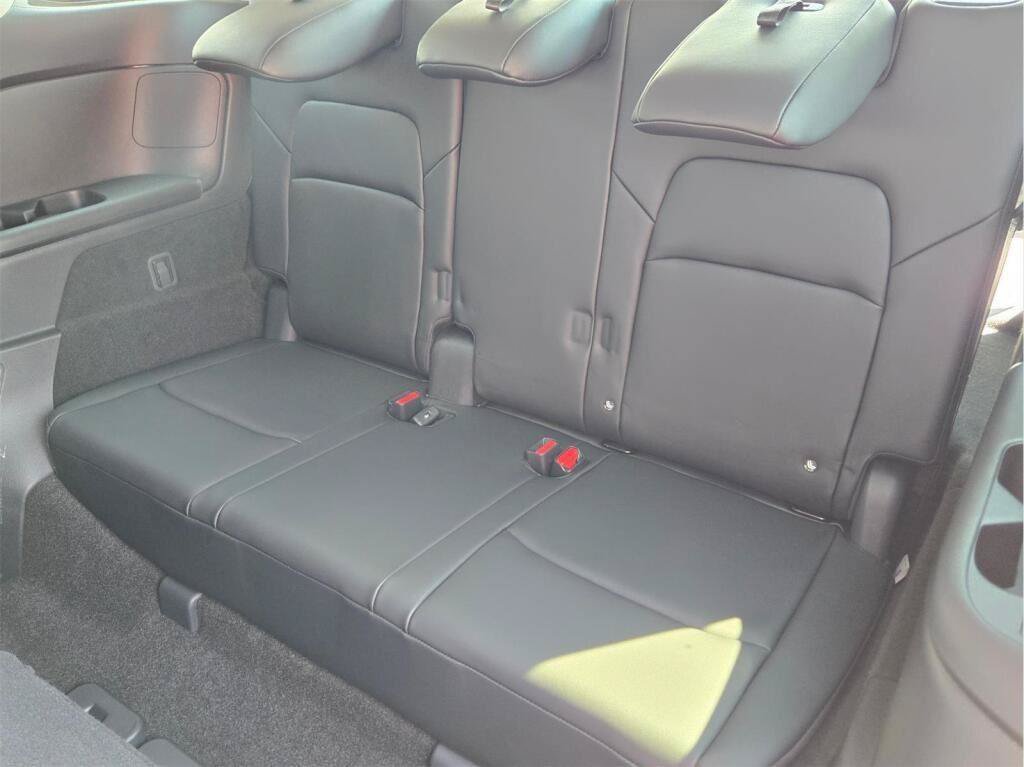 New 2026 Nissan Pathfinder SL AWD/4WD image 15