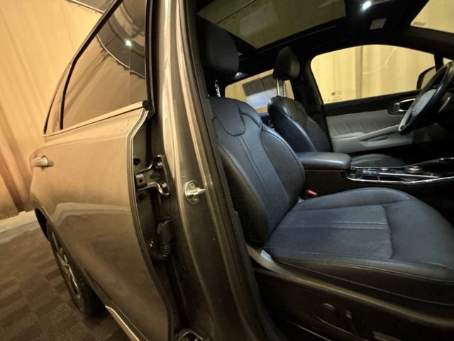 Used 2022 Kia Sorento SX Prestige w/ Panoramic Sunroof Package AWD/4WD image 20