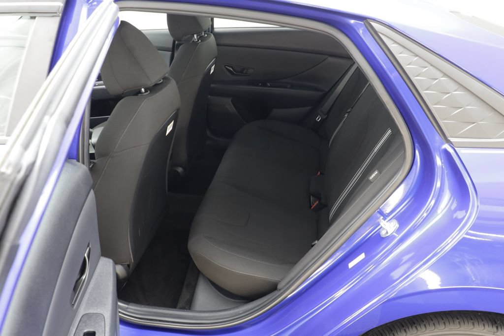 Used 2025 Hyundai Elantra Sport FWD image 14
