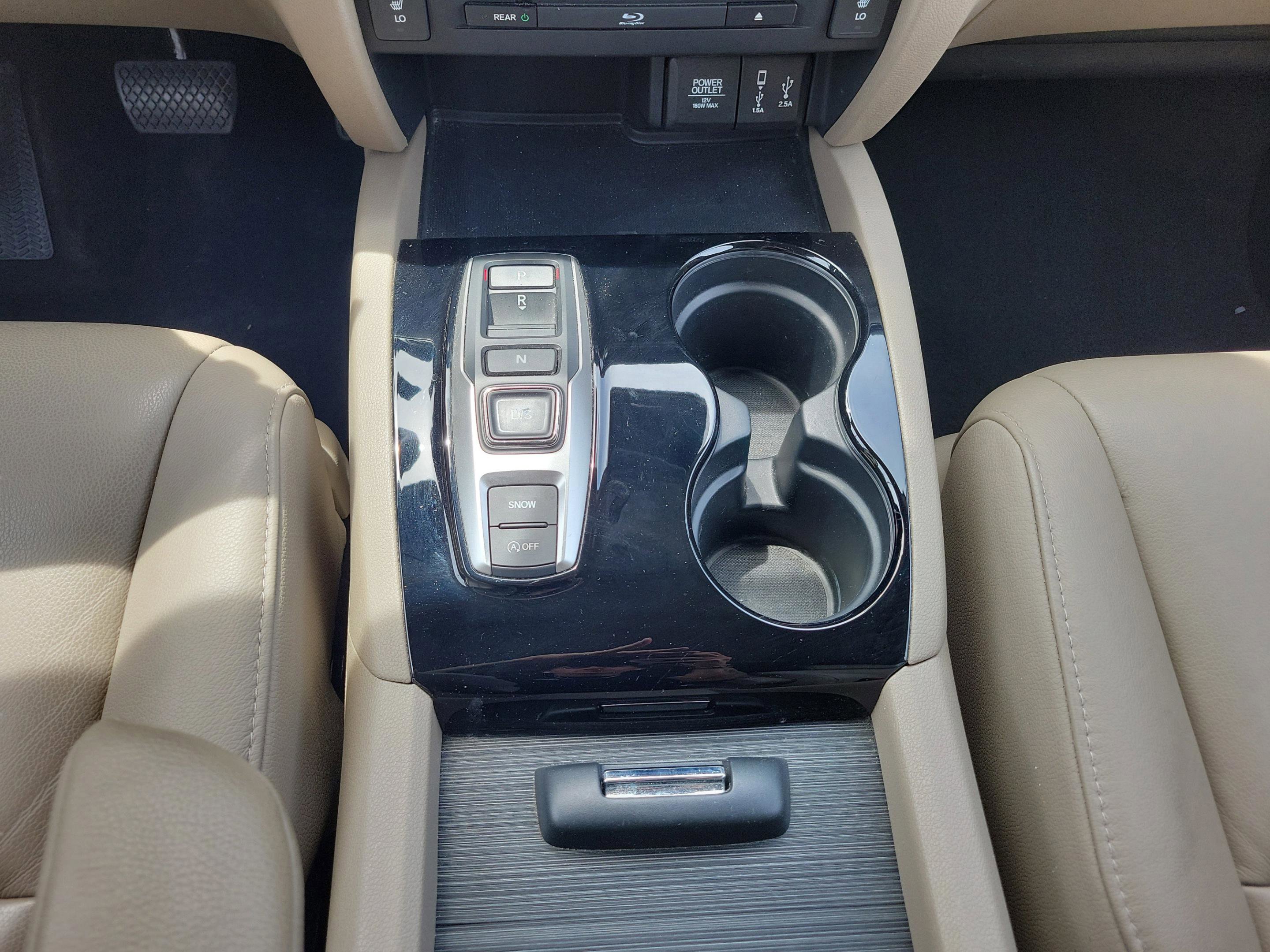 Certified 2017 Honda Pilot Touring image 16