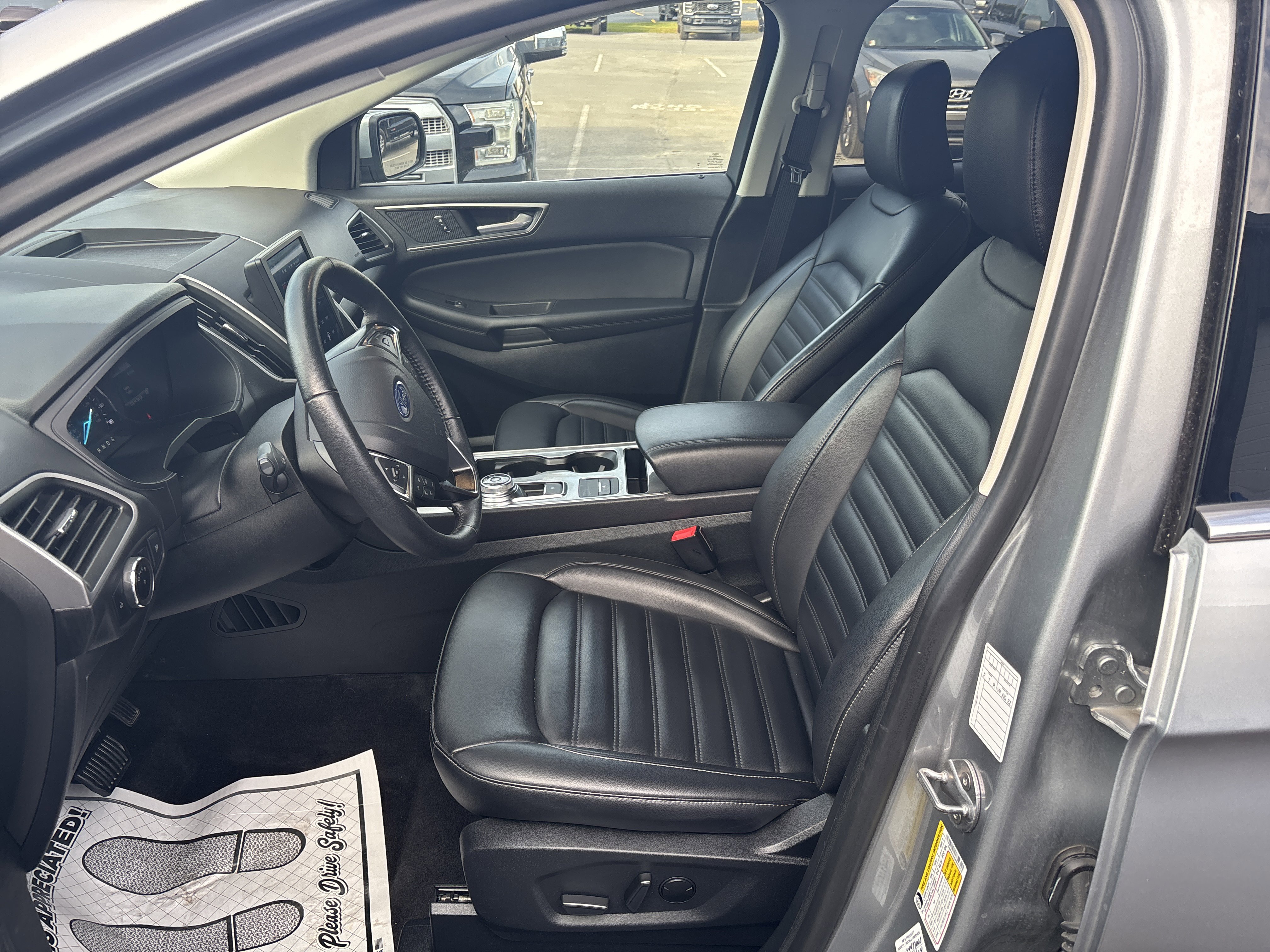 Used 2024 Ford Edge SEL image 12