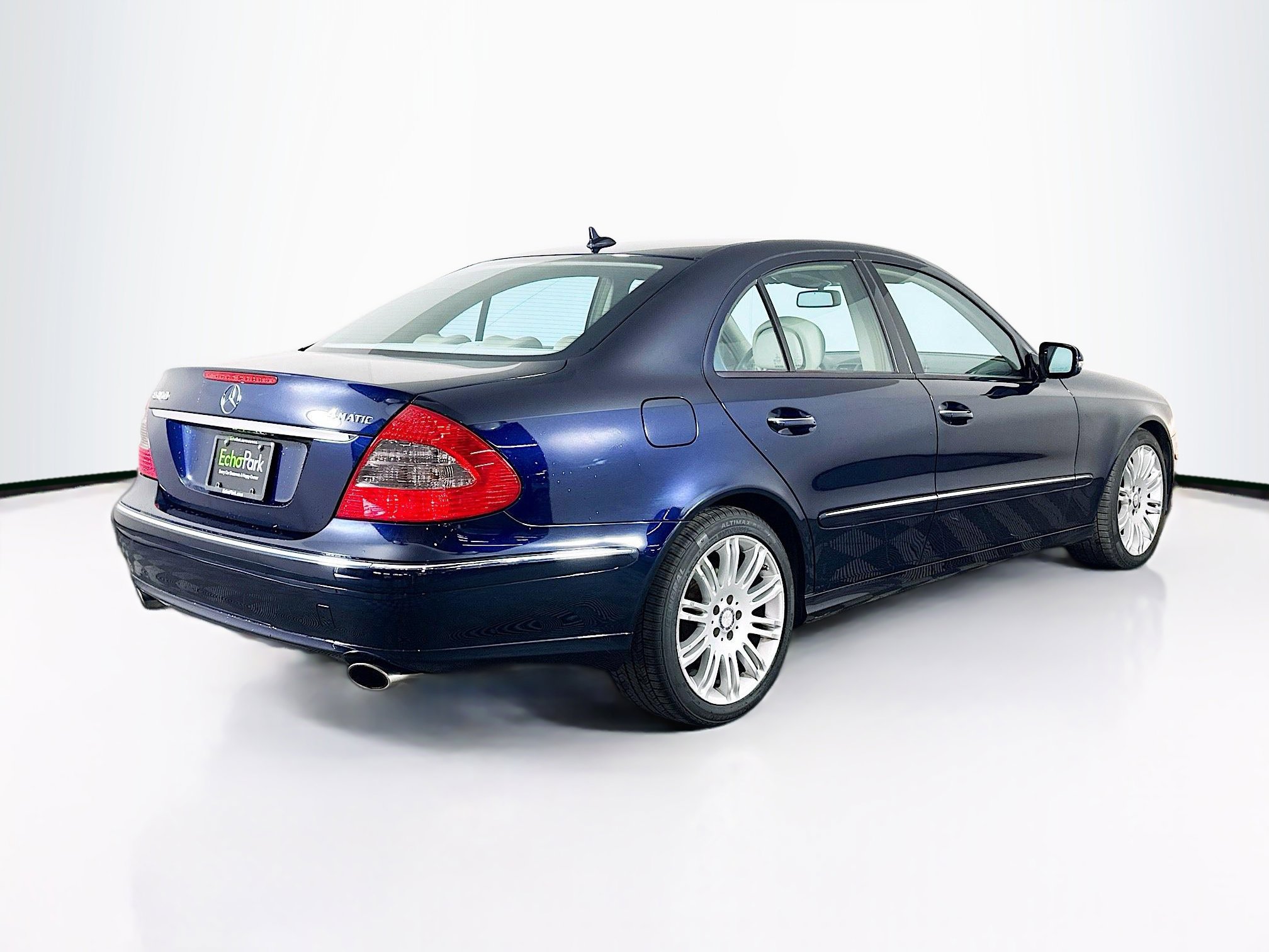 Used 2008 Mercedes-Benz E 350 4MATIC Sedan image 9