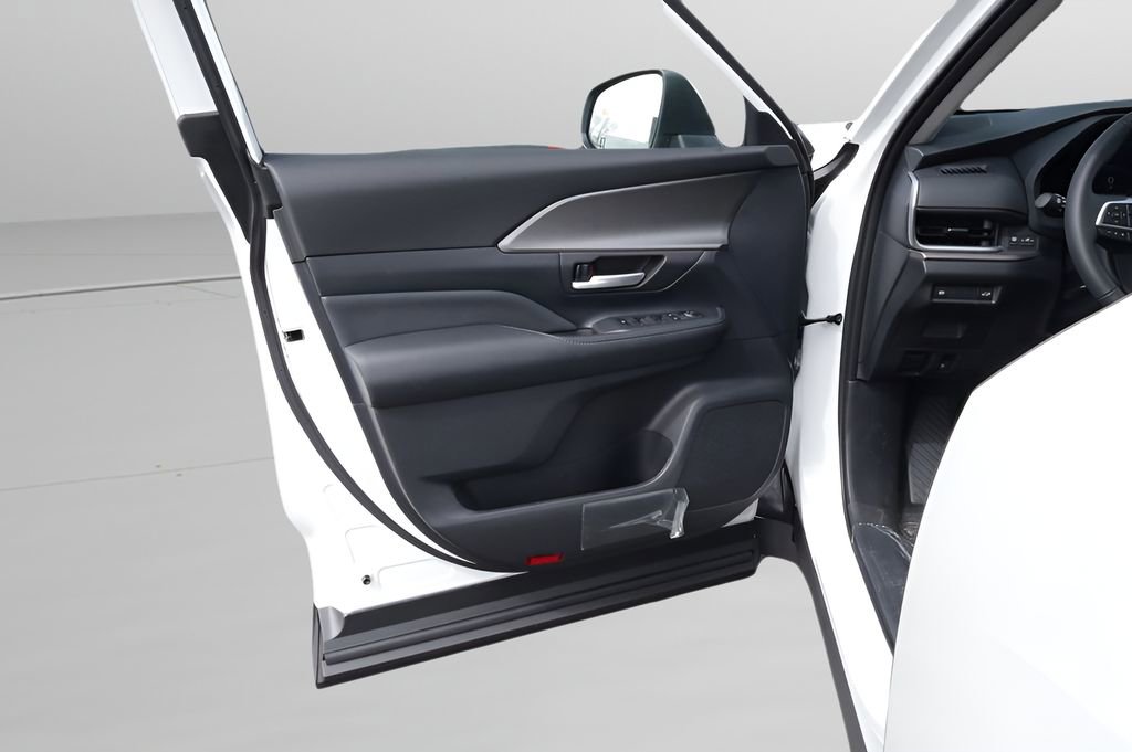 New 2026 Toyota Grand Highlander XLE image 7