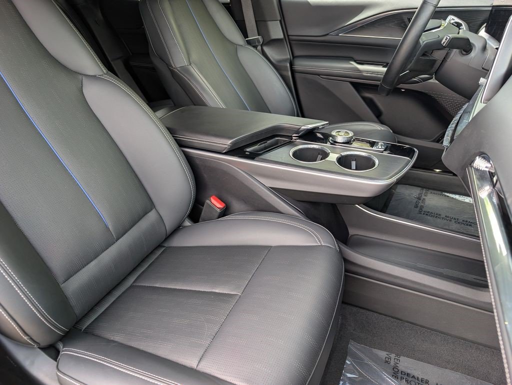 Certified 2024 Cadillac Lyriq Luxury AWD/4WD image 20